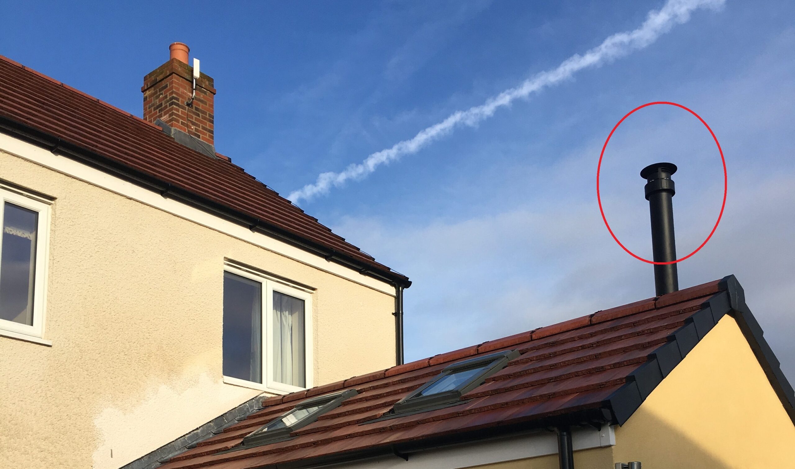 Balanced flue for wood pellet stove on low extension Balanced flue for wood pellet stove on low extension